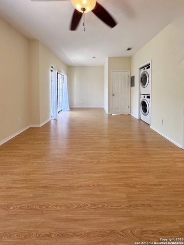 11839 Parliament St Apt 1822, San Antonio, TX 78216