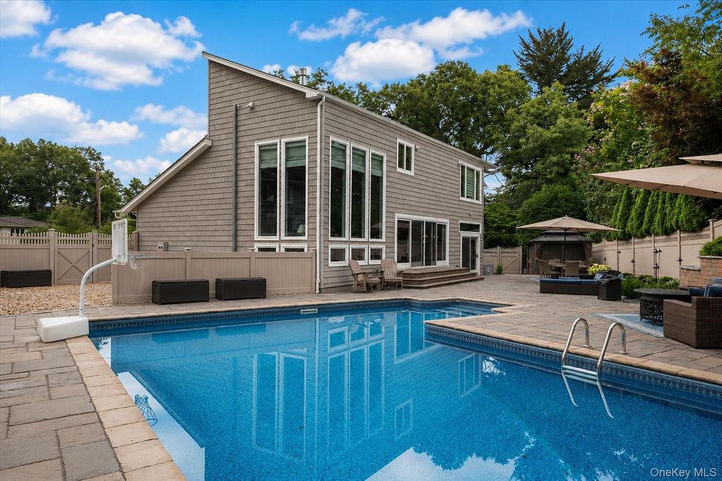 9 Sorgi Court, Plainview, NY 11803 — photo 3