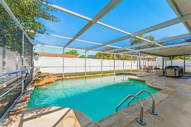 4810 ARROWWOOD DRIVE, Tampa, FL 33615