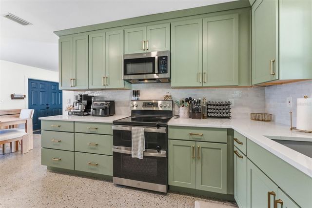 4810 ARROWWOOD DRIVE, Tampa, FL 33615