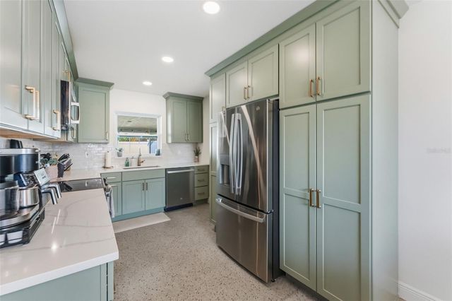 4810 ARROWWOOD DRIVE, Tampa, FL 33615