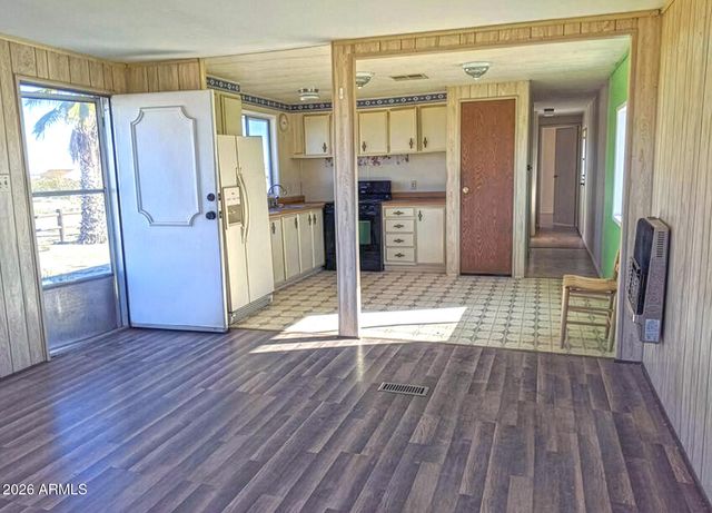 67292 PALM Drive, Salome, AZ 85348