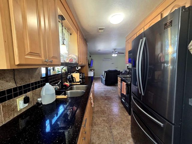 3000 2nd Avenue N, Texas City, TX 77590