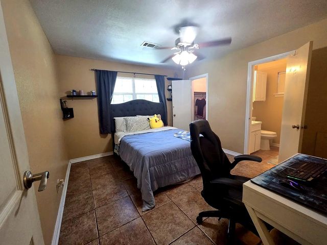 3000 2nd Avenue N, Texas City, TX 77590