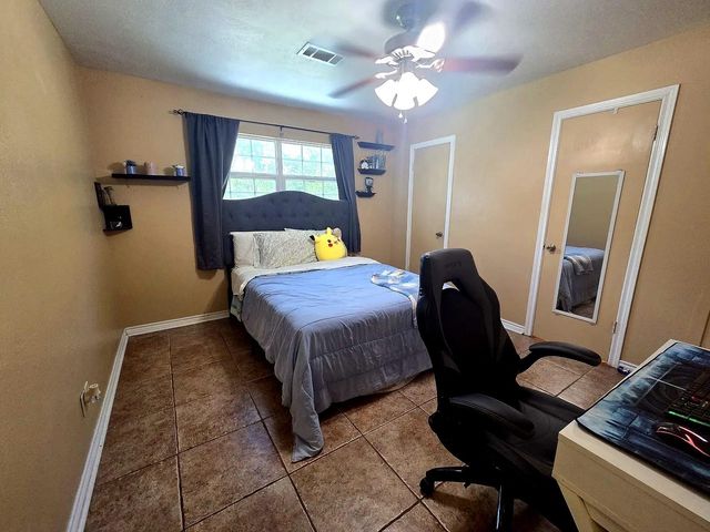 3000 2nd Avenue N, Texas City, TX 77590
