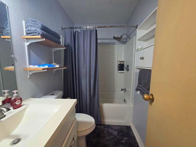 3000 2nd Avenue N, Texas City, TX 77590