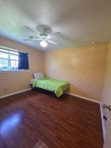 3000 2nd Avenue N, Texas City, TX 77590