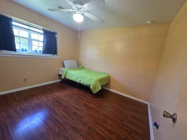 3000 2nd Avenue N, Texas City, TX 77590