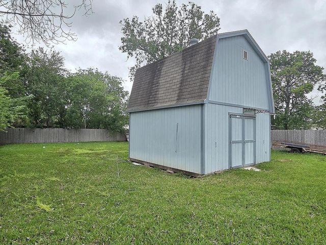 3000 2nd Avenue N, Texas City, TX 77590