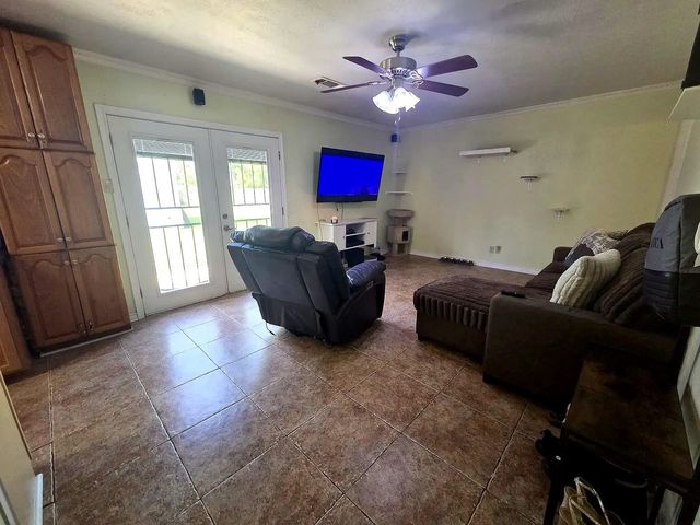 3000 2nd Avenue N, Texas City, TX 77590