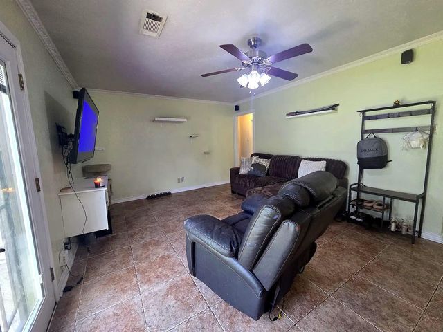 3000 2nd Avenue N, Texas City, TX 77590