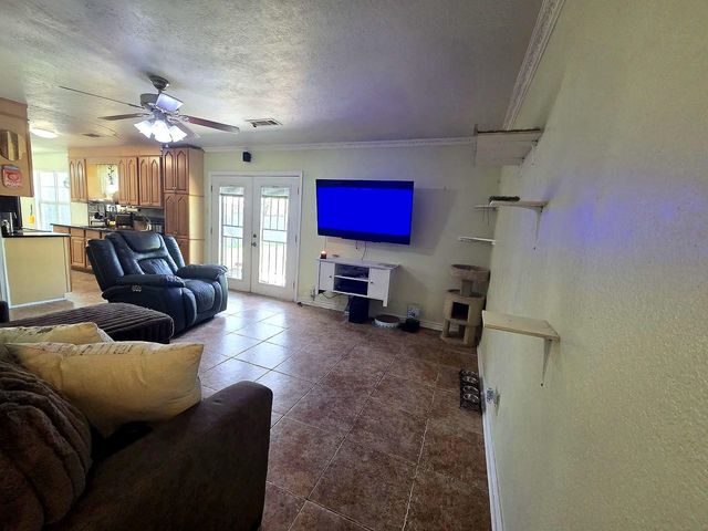 3000 2nd Avenue N, Texas City, TX 77590