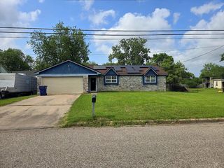 3000 2nd Avenue N, Texas City, TX 77590