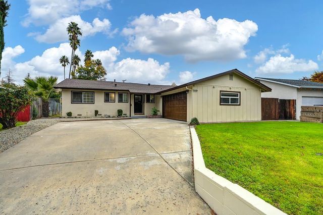 7559 Amherst St, Sacramento, CA 95822