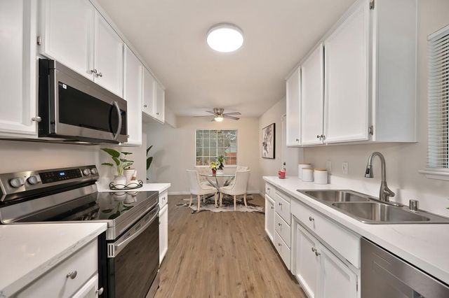 7559 Amherst St, Sacramento, CA 95822