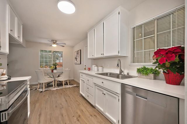 7559 Amherst St, Sacramento, CA 95822