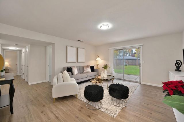 7559 Amherst St, Sacramento, CA 95822