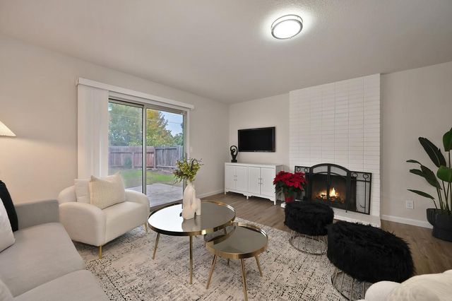 7559 Amherst St, Sacramento, CA 95822