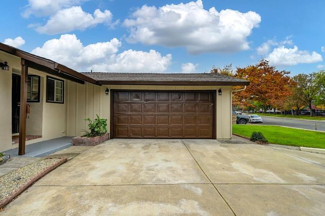 7559 Amherst St, Sacramento, CA 95822