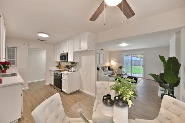 7559 Amherst St, Sacramento, CA 95822