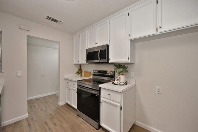 7559 Amherst St, Sacramento, CA 95822