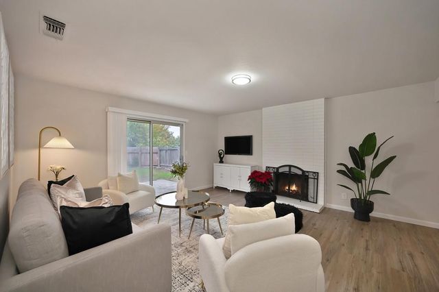 7559 Amherst St, Sacramento, CA 95822