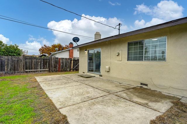 7559 Amherst St, Sacramento, CA 95822