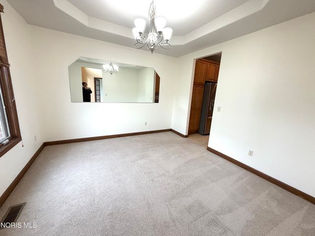 7939 N Woodbridge Road, Monclova, OH 43542