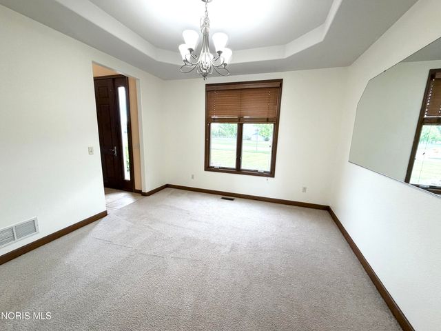 7939 N Woodbridge Road, Monclova, OH 43542
