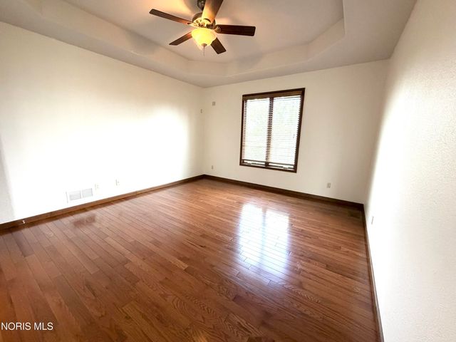 7939 N Woodbridge Road, Monclova, OH 43542