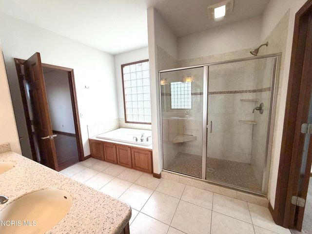 7939 N Woodbridge Road, Monclova, OH 43542