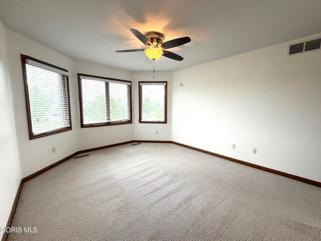 7939 N Woodbridge Road, Monclova, OH 43542