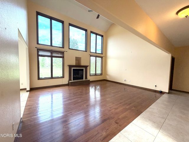 7939 N Woodbridge Road, Monclova, OH 43542