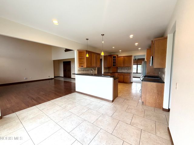 7939 N Woodbridge Road, Monclova, OH 43542