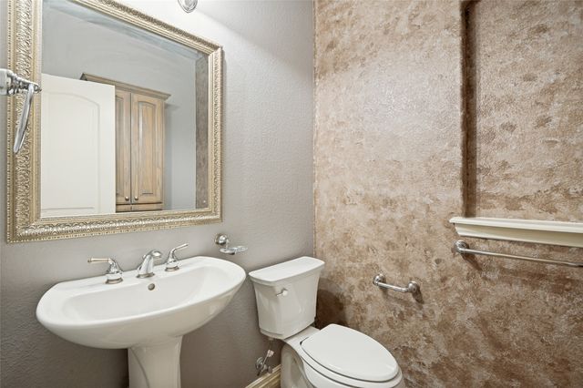 1533 Estates Way, Carrollton, TX 75006