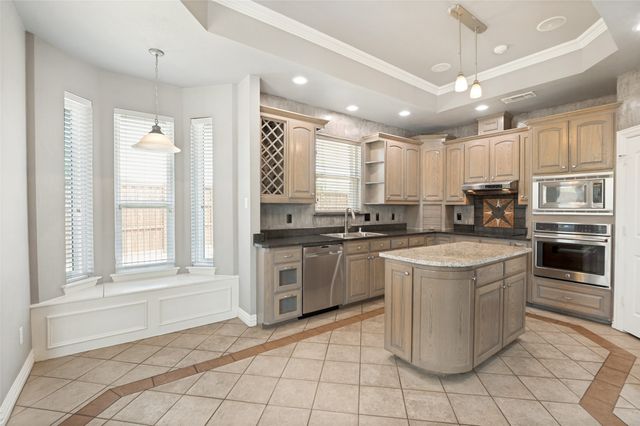 1533 Estates Way, Carrollton, TX 75006