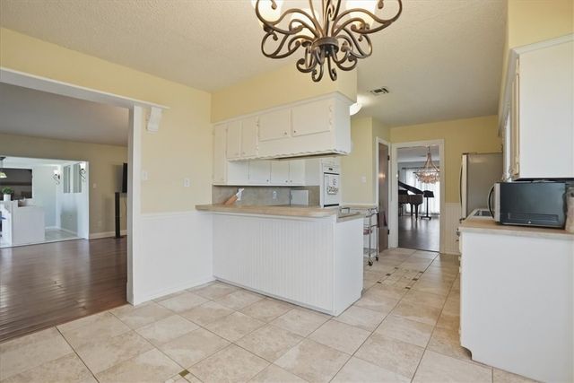 6826 Sahara Dr, Corpus Christi, TX 78412