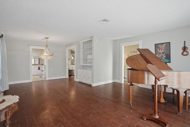 6826 Sahara Dr, Corpus Christi, TX 78412