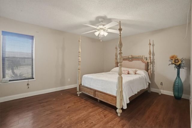 6826 Sahara Dr, Corpus Christi, TX 78412