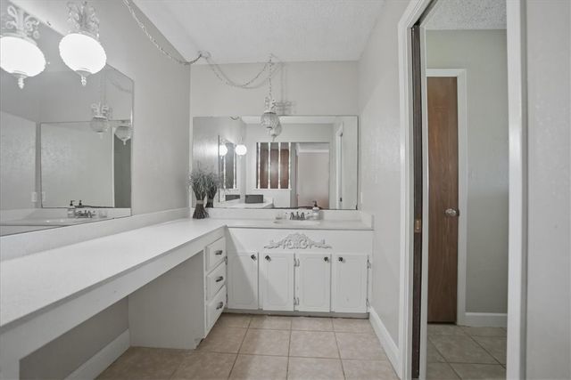 6826 Sahara Dr, Corpus Christi, TX 78412