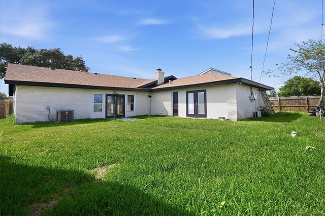 6826 Sahara Dr, Corpus Christi, TX 78412