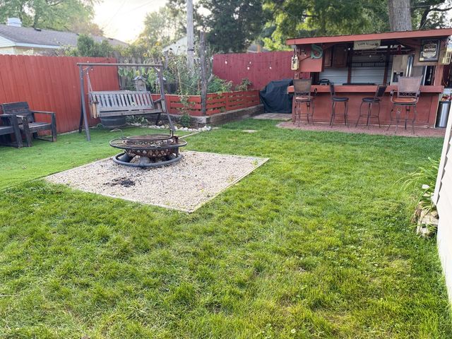 25 Meadowlark Lane, Carpentersville, IL 60110