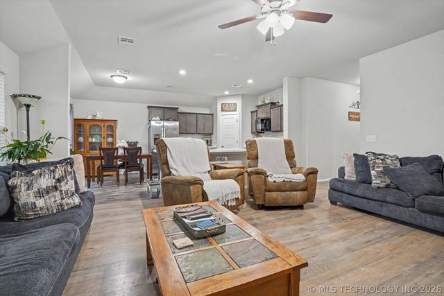 1100 W Missouri Avenue, Claremore, OK 74019