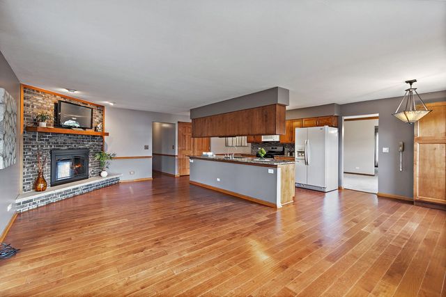 104 Millis Lane, Schaumburg, IL 60193