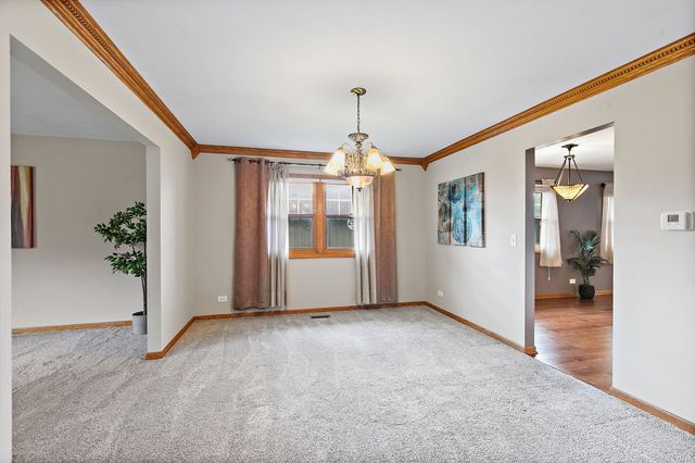 104 Millis Lane, Schaumburg, IL 60193