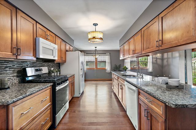 104 Millis Lane, Schaumburg, IL 60193