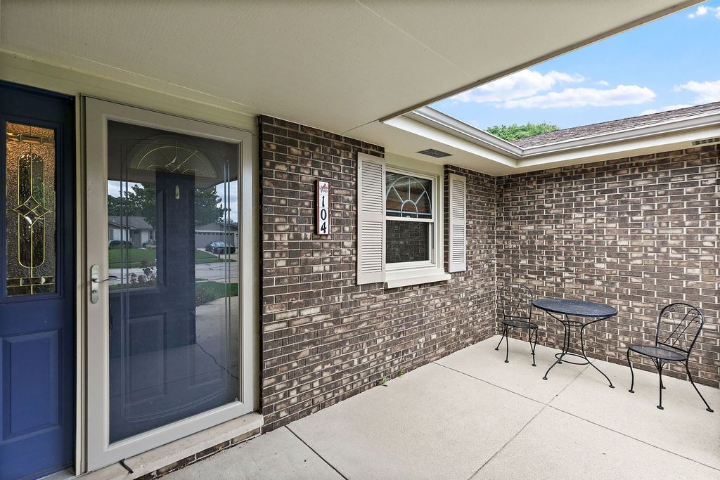 104 Millis Lane, Schaumburg, IL 60193 — photo 2