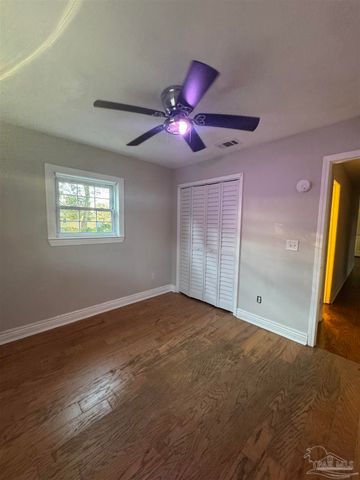 7811 Castle Gate Dr, Pensacola, FL 32534