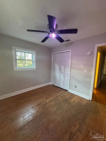 7811 Castle Gate Dr, Pensacola, FL 32534