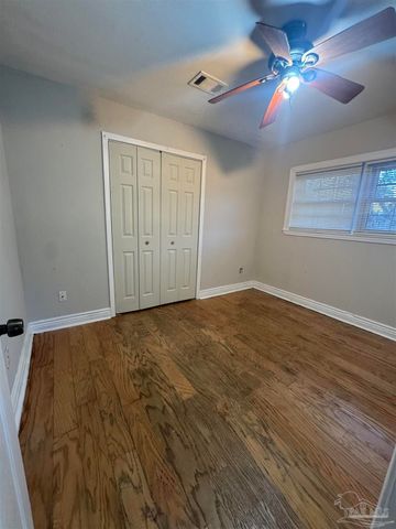 7811 Castle Gate Dr, Pensacola, FL 32534